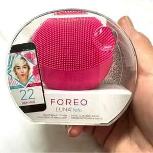 FOREO Luna Fofo in Fuchsia